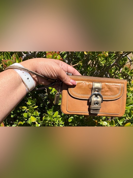 Coach Handbags - Coach Vintage Leather Wristlet Tan Bronze Trim Clutch Wallet Y2K
